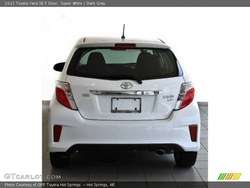 Super White / Dark Gray 2013 Toyota Yaris SE 5 Door