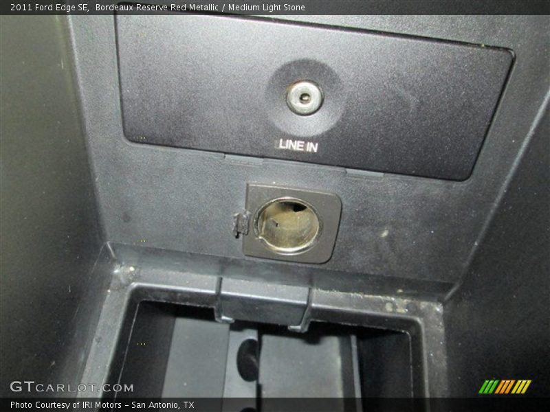 Bordeaux Reserve Red Metallic / Medium Light Stone 2011 Ford Edge SE