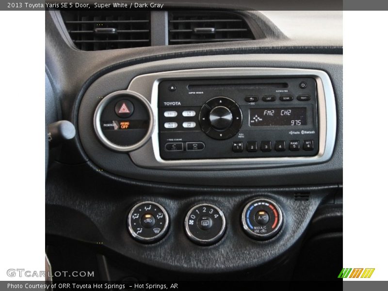 Super White / Dark Gray 2013 Toyota Yaris SE 5 Door