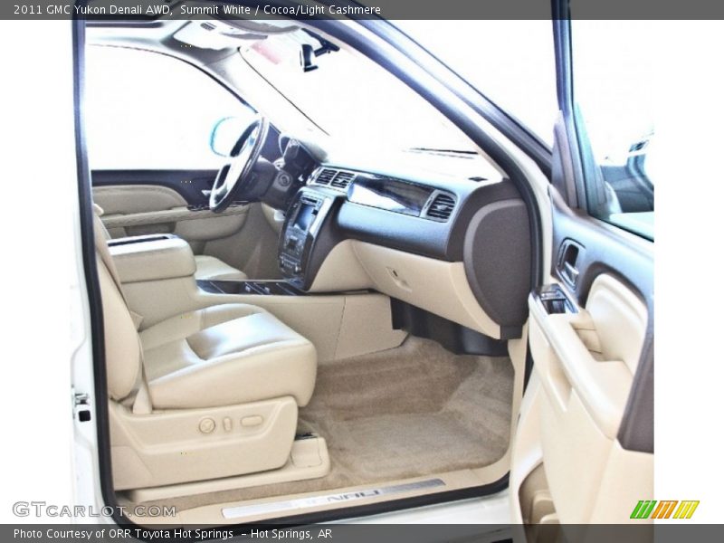 Summit White / Cocoa/Light Cashmere 2011 GMC Yukon Denali AWD