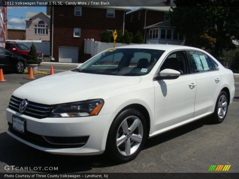 Candy White / Titan Black 2012 Volkswagen Passat 2.5L SE