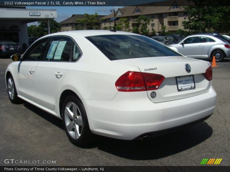 Candy White / Titan Black 2012 Volkswagen Passat 2.5L SE