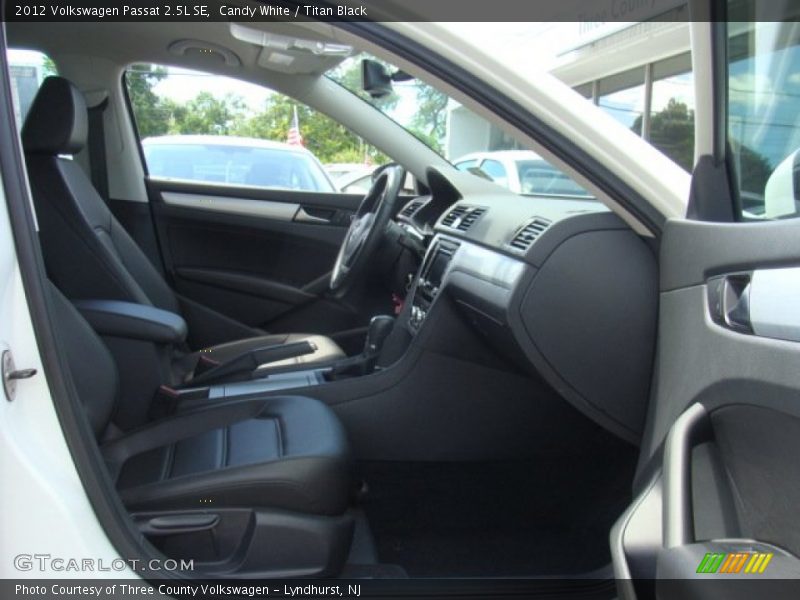 Candy White / Titan Black 2012 Volkswagen Passat 2.5L SE