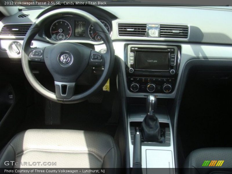 Candy White / Titan Black 2012 Volkswagen Passat 2.5L SE