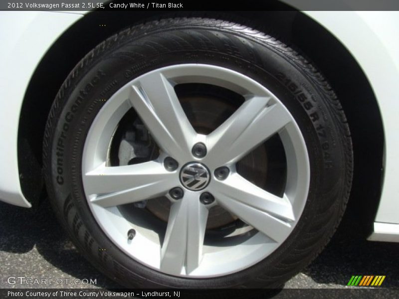 Candy White / Titan Black 2012 Volkswagen Passat 2.5L SE