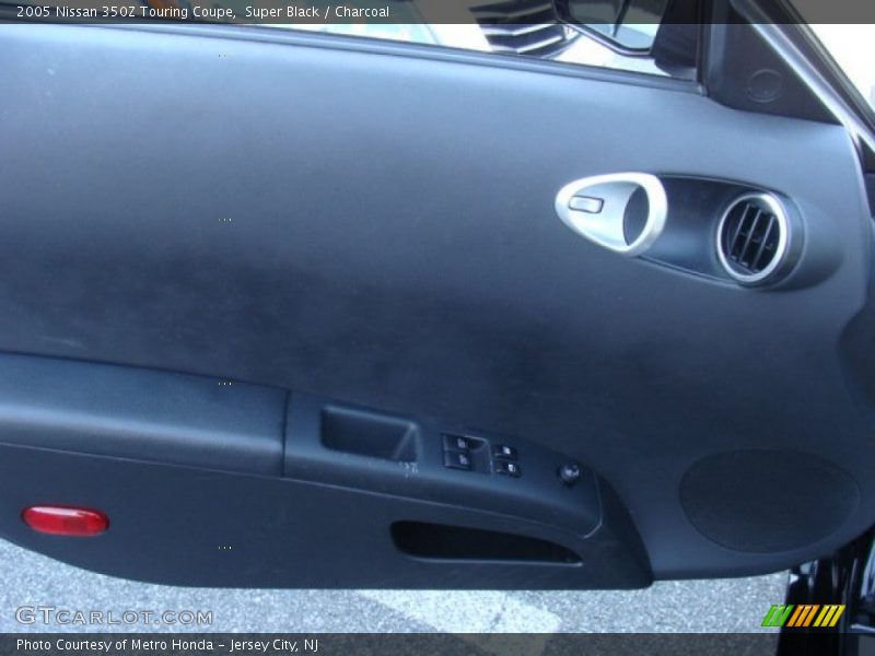 Super Black / Charcoal 2005 Nissan 350Z Touring Coupe