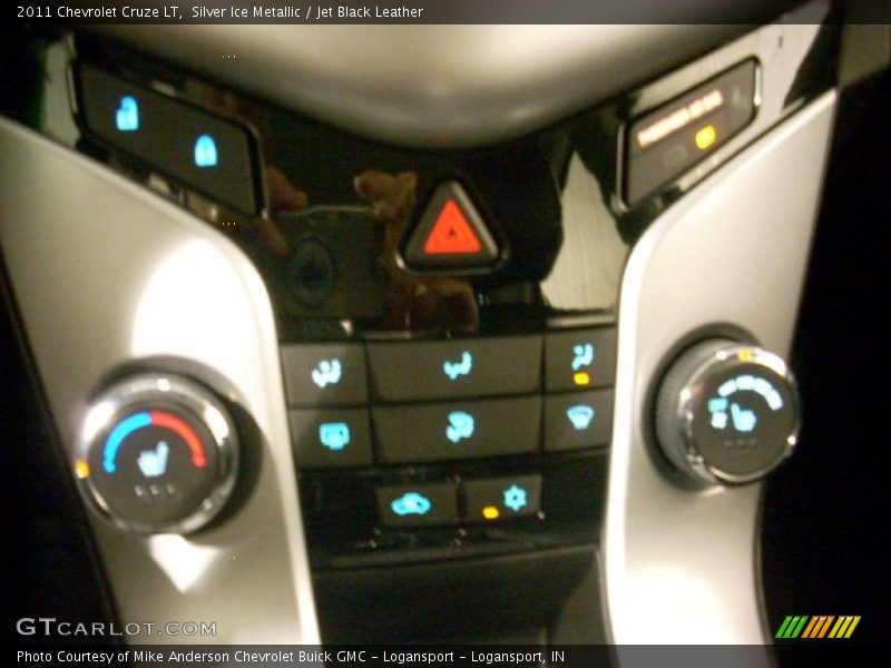 Silver Ice Metallic / Jet Black Leather 2011 Chevrolet Cruze LT