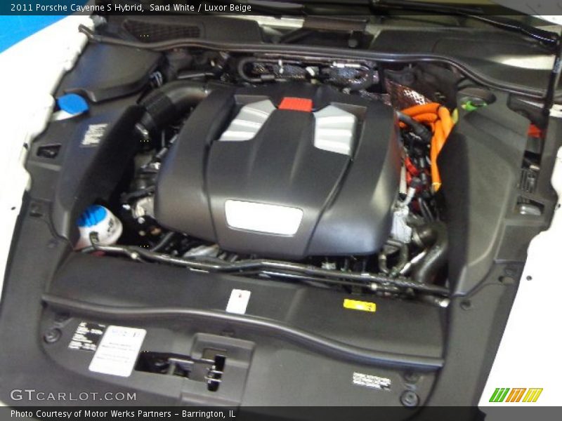 Sand White / Luxor Beige 2011 Porsche Cayenne S Hybrid
