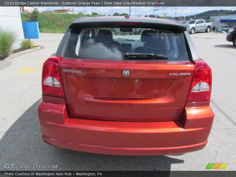 Sunburst Orange Pearl / Dark Slate Gray/Medium Graystone 2010 Dodge Caliber Mainstreet