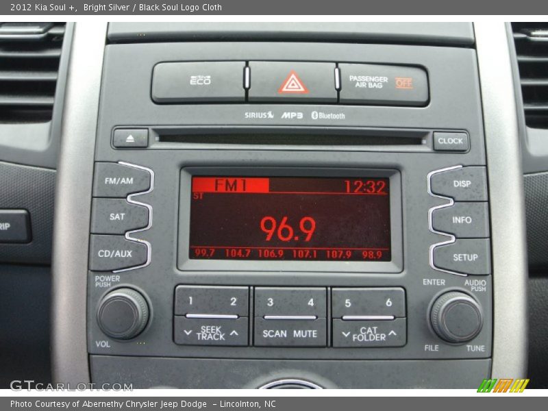 Bright Silver / Black Soul Logo Cloth 2012 Kia Soul +