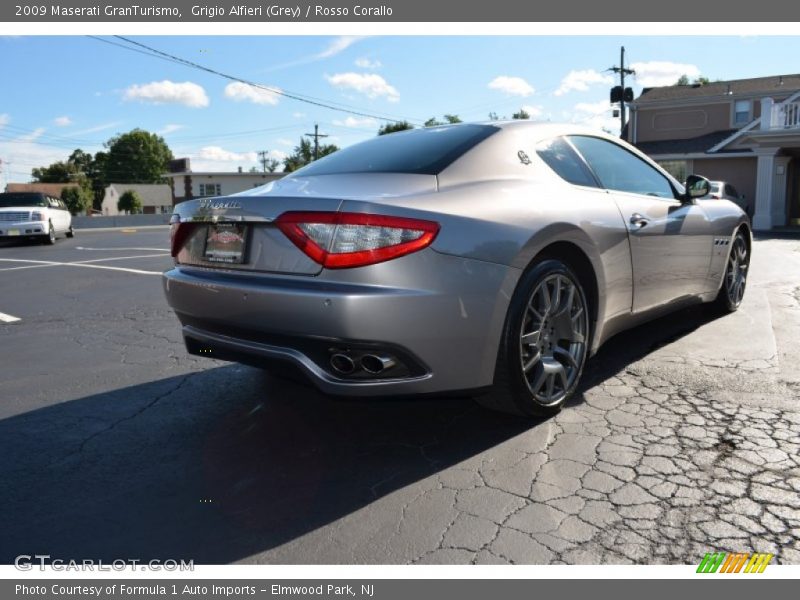 Grigio Alfieri (Grey) / Rosso Corallo 2009 Maserati GranTurismo