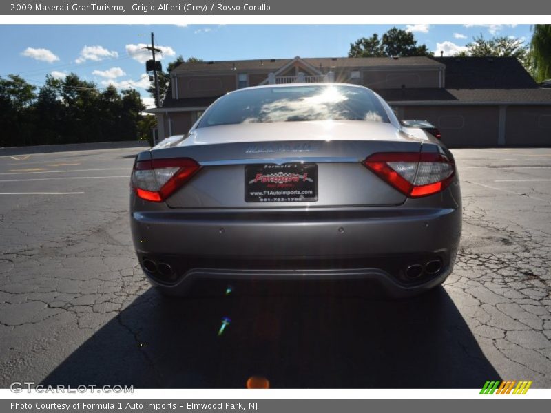 Grigio Alfieri (Grey) / Rosso Corallo 2009 Maserati GranTurismo