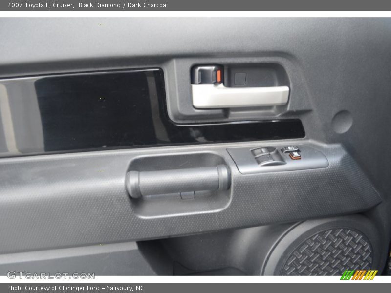 Black Diamond / Dark Charcoal 2007 Toyota FJ Cruiser