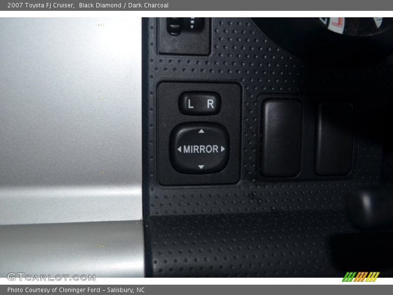 Black Diamond / Dark Charcoal 2007 Toyota FJ Cruiser