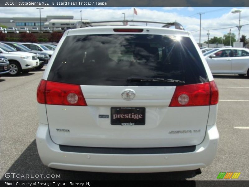Blizzard Pearl Tricoat / Taupe 2010 Toyota Sienna XLE