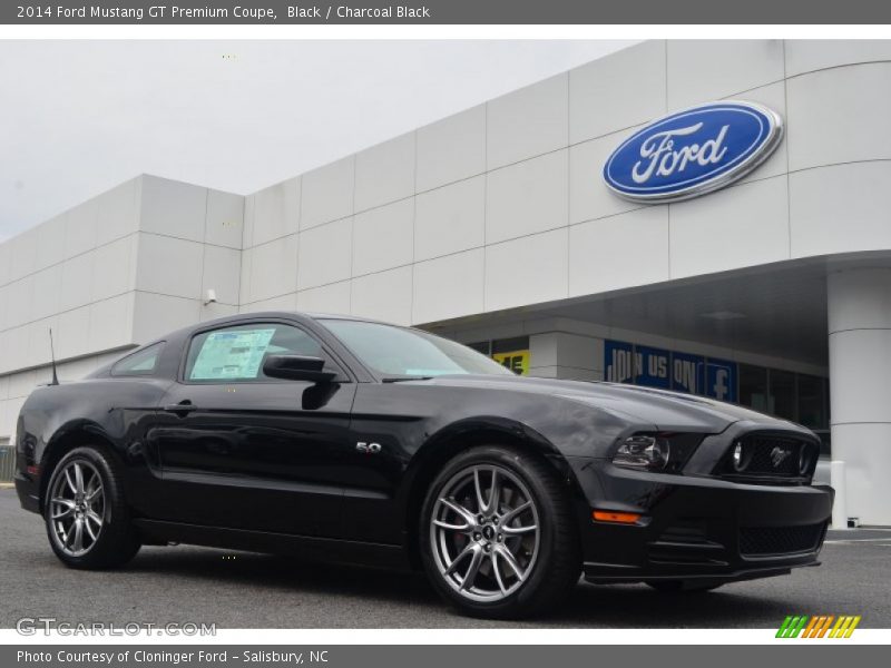 Front 3/4 View of 2014 Mustang GT Premium Coupe