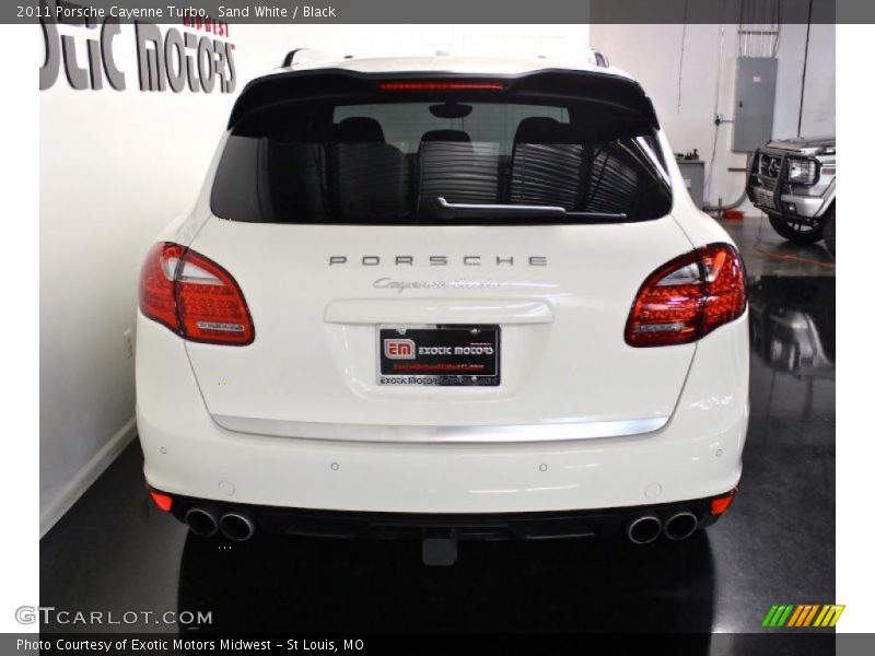 Sand White / Black 2011 Porsche Cayenne Turbo