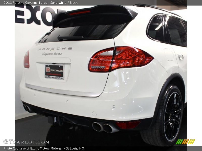 Sand White / Black 2011 Porsche Cayenne Turbo