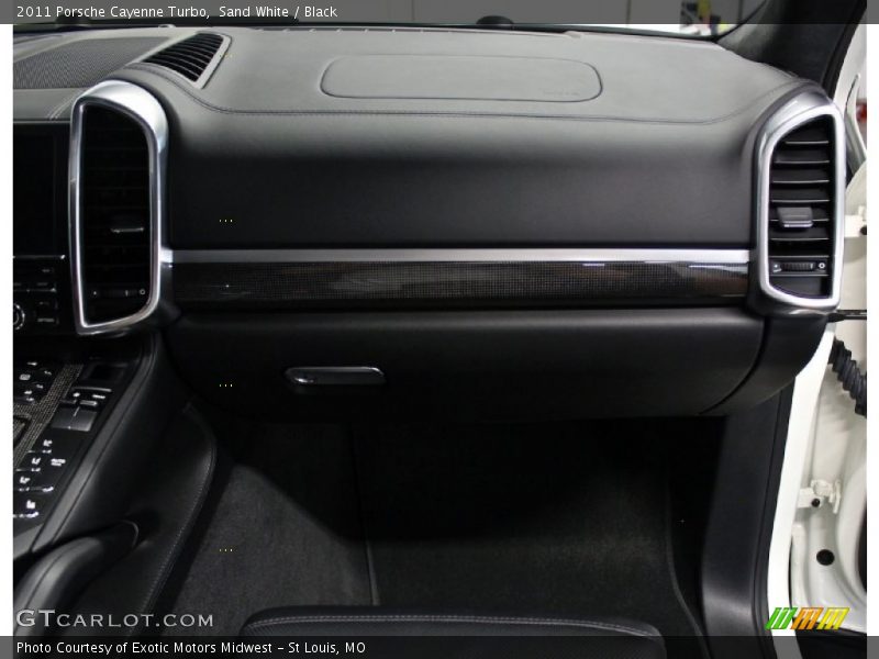 Dashboard of 2011 Cayenne Turbo