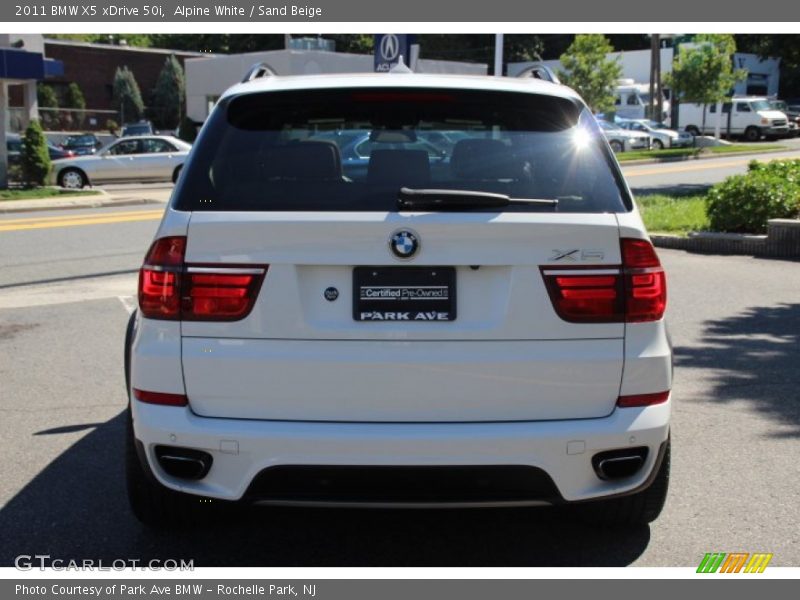 Alpine White / Sand Beige 2011 BMW X5 xDrive 50i