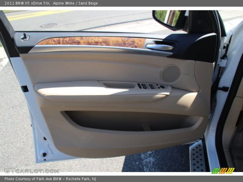 Alpine White / Sand Beige 2011 BMW X5 xDrive 50i