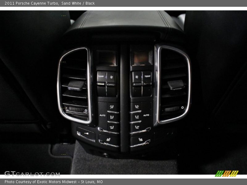 Controls of 2011 Cayenne Turbo