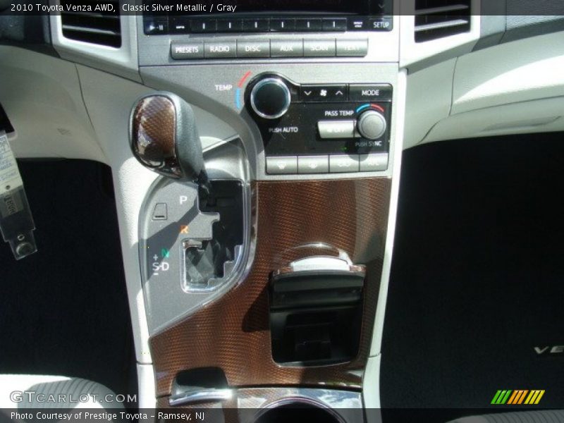 Classic Silver Metallic / Gray 2010 Toyota Venza AWD