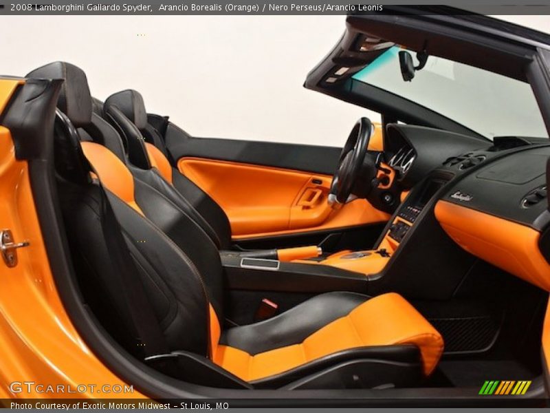 Front Seat of 2008 Gallardo Spyder