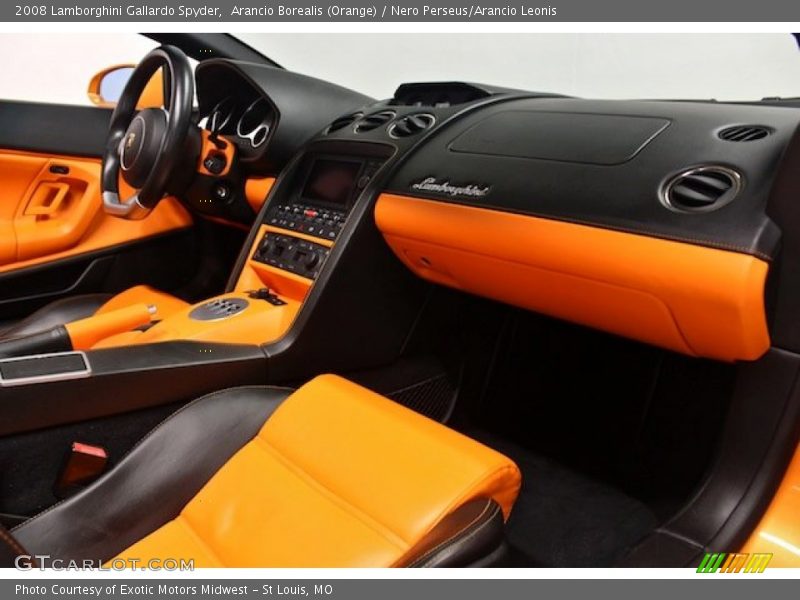 Dashboard of 2008 Gallardo Spyder