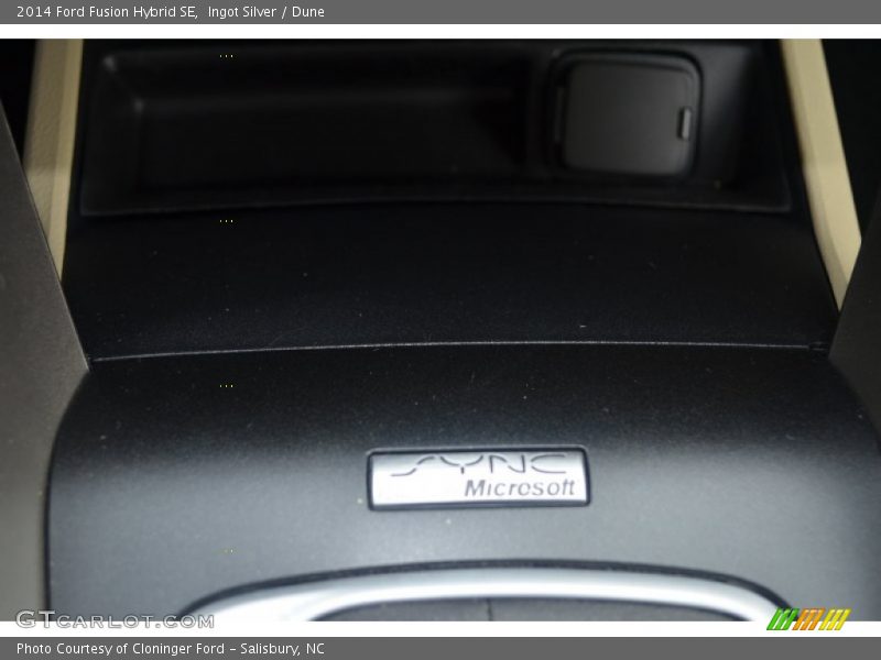 Ingot Silver / Dune 2014 Ford Fusion Hybrid SE