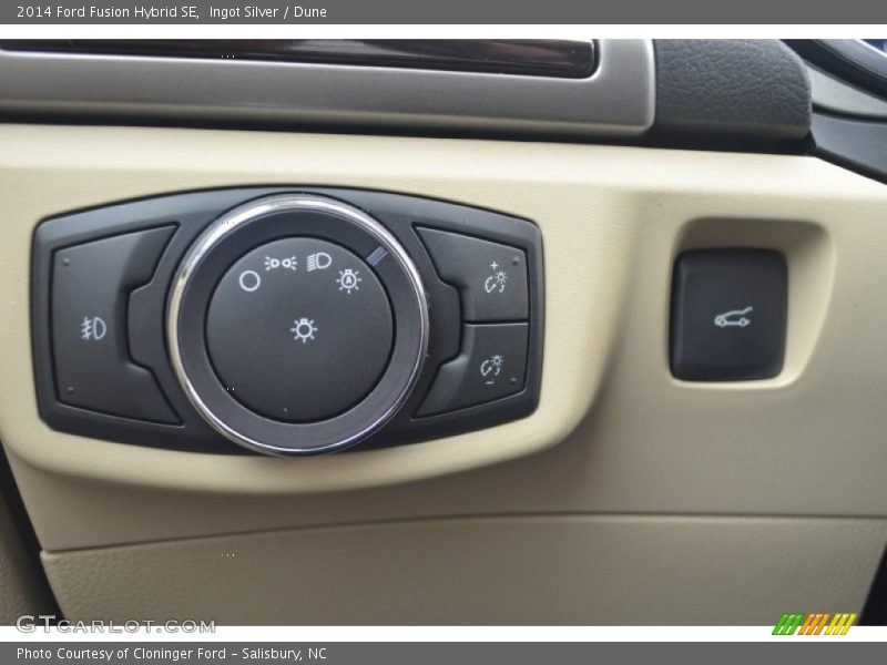 Ingot Silver / Dune 2014 Ford Fusion Hybrid SE