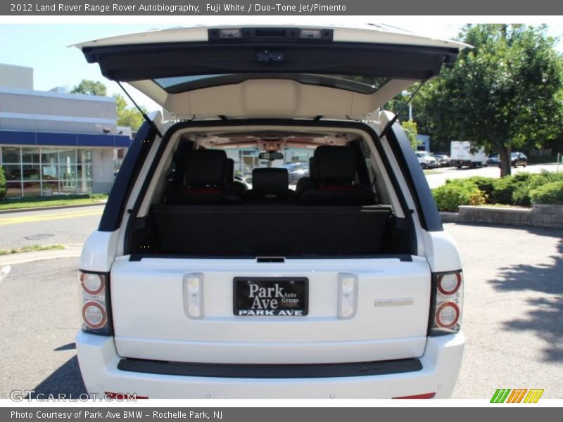 Fuji White / Duo-Tone Jet/Pimento 2012 Land Rover Range Rover Autobiography