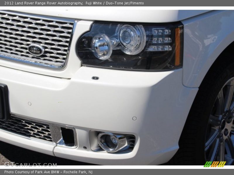 Fuji White / Duo-Tone Jet/Pimento 2012 Land Rover Range Rover Autobiography
