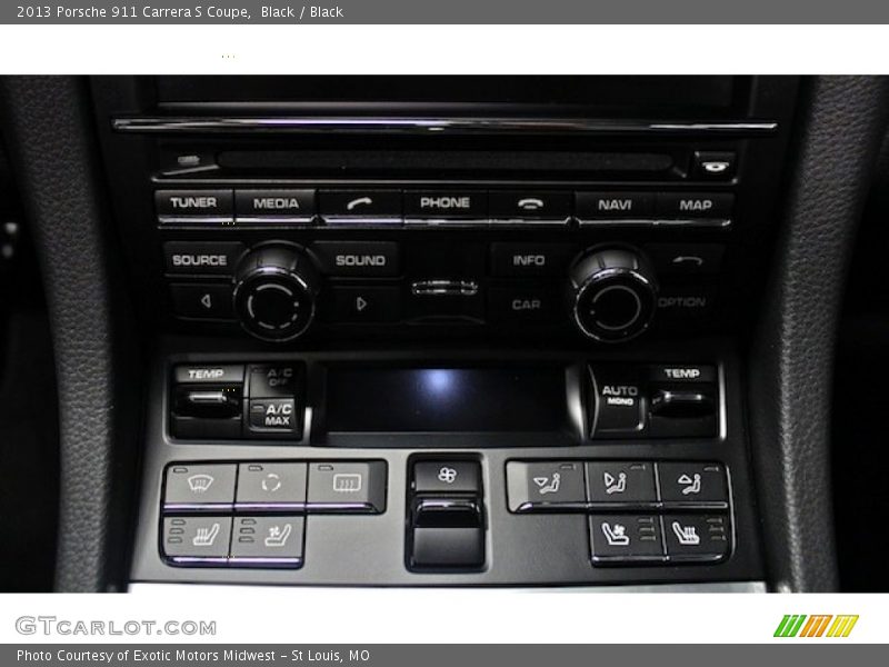 Controls of 2013 911 Carrera S Coupe