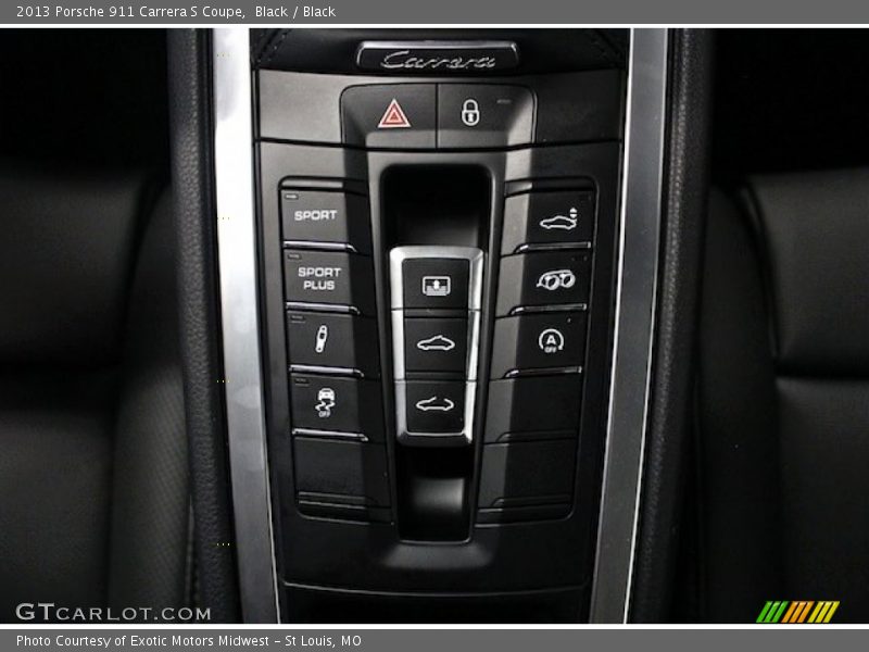 Controls of 2013 911 Carrera S Coupe