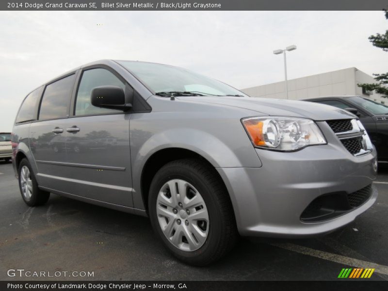 Front 3/4 View of 2014 Grand Caravan SE