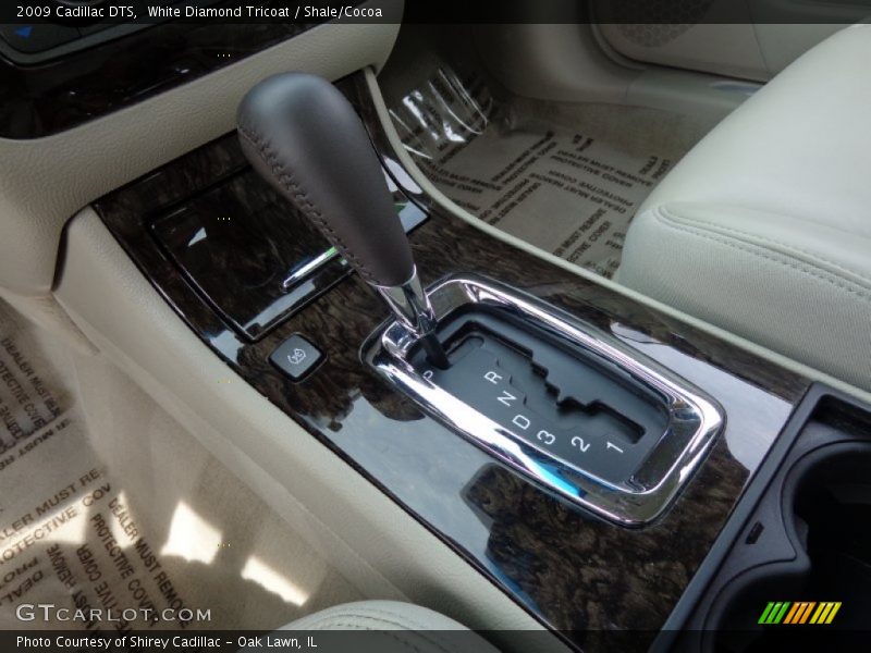 White Diamond Tricoat / Shale/Cocoa 2009 Cadillac DTS