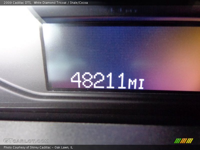 White Diamond Tricoat / Shale/Cocoa 2009 Cadillac DTS