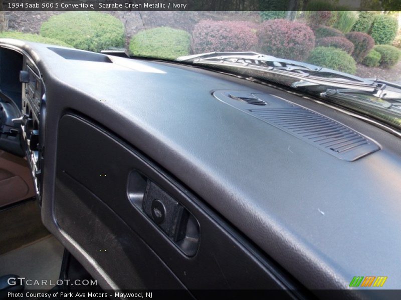 Scarabe Green Metallic / Ivory 1994 Saab 900 S Convertible