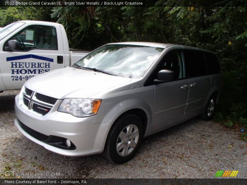 Bright Silver Metallic / Black/Light Graystone 2012 Dodge Grand Caravan SE