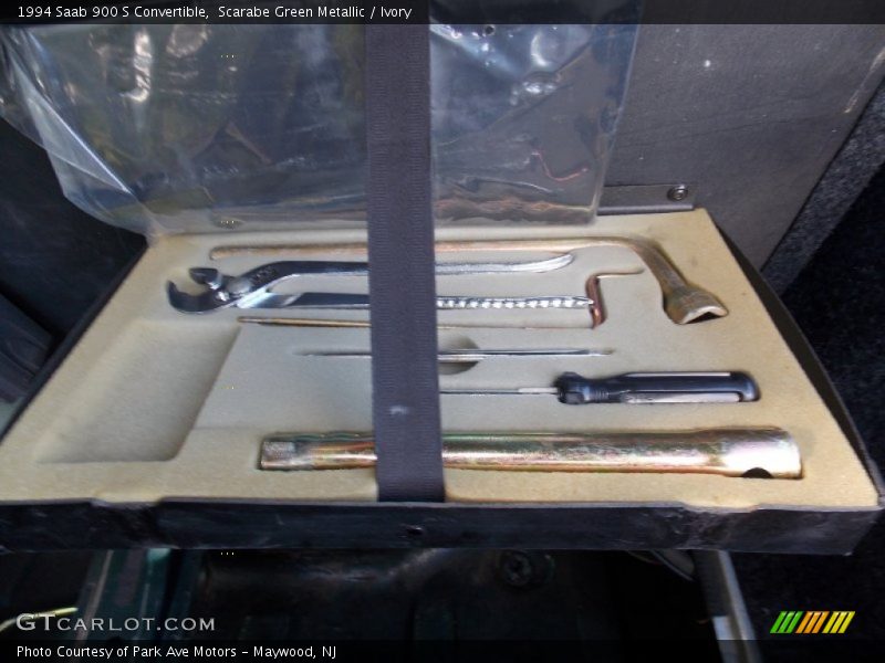 Scarabe Green Metallic / Ivory 1994 Saab 900 S Convertible