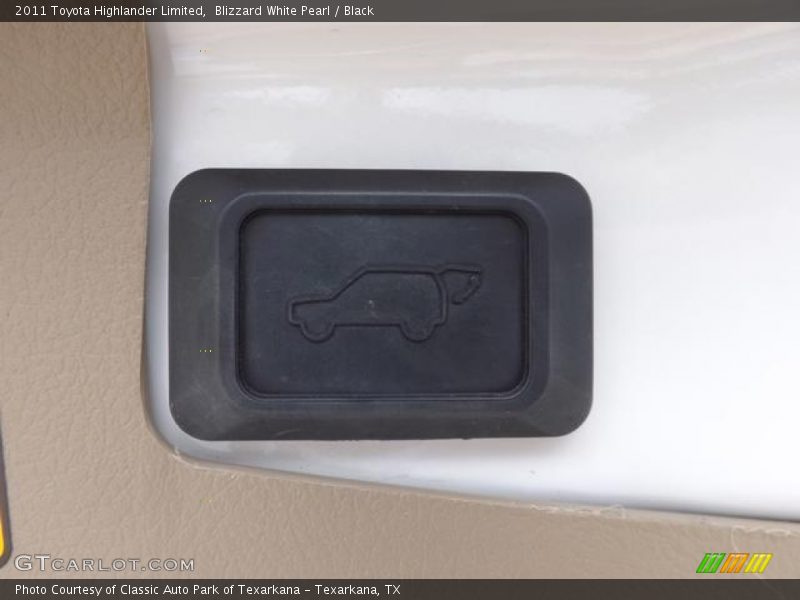 Blizzard White Pearl / Black 2011 Toyota Highlander Limited