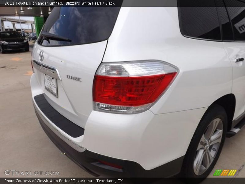 Blizzard White Pearl / Black 2011 Toyota Highlander Limited