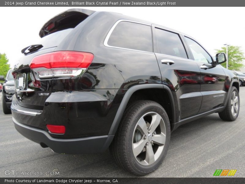 Brilliant Black Crystal Pearl / New Zealand Black/Light Frost 2014 Jeep Grand Cherokee Limited