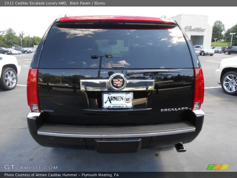 Black Raven / Ebony 2013 Cadillac Escalade Luxury AWD