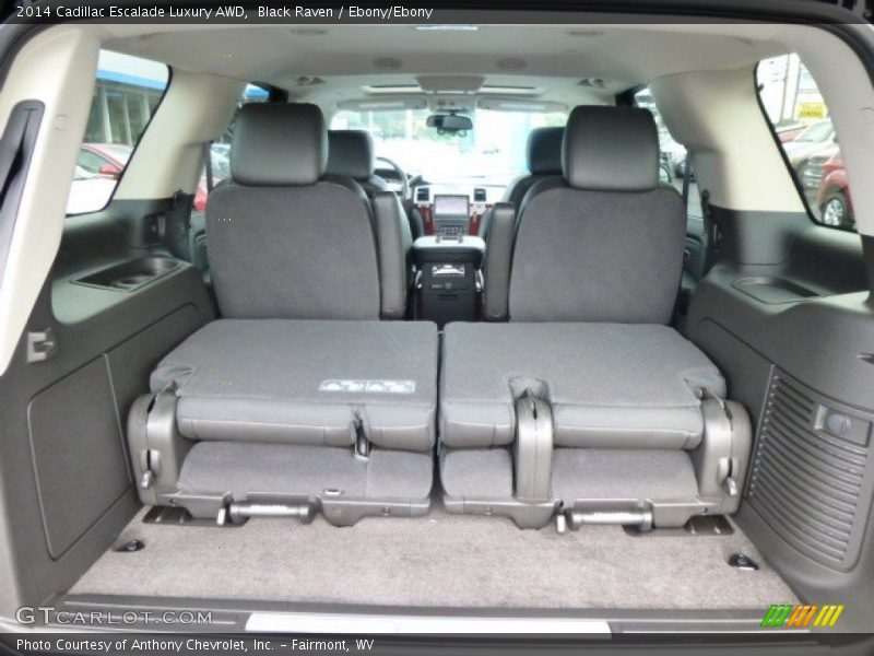  2014 Escalade Luxury AWD Trunk