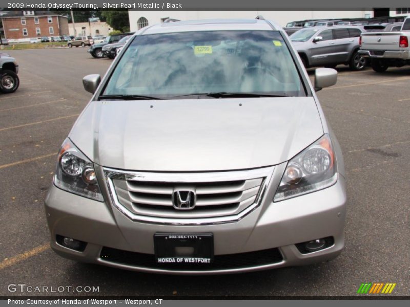 Silver Pearl Metallic / Black 2009 Honda Odyssey Touring