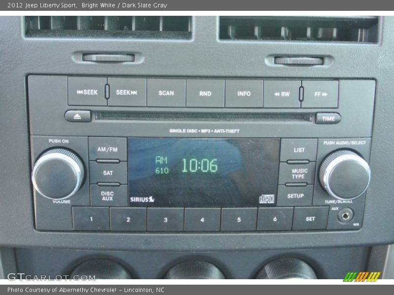 Bright White / Dark Slate Gray 2012 Jeep Liberty Sport