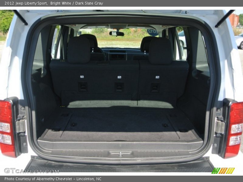 Bright White / Dark Slate Gray 2012 Jeep Liberty Sport