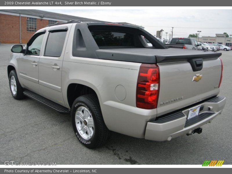 Silver Birch Metallic / Ebony 2009 Chevrolet Avalanche LT 4x4